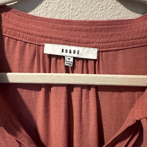 🦋3/15. Ro & De blouse size medium NWOT - Picture 1 of 3
